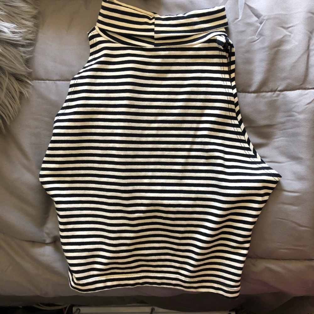 Black and white striped crop top w/ collar